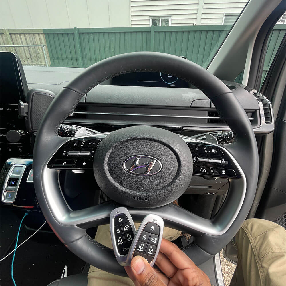 Hyundai Staria 2021-2023 6 Buttons Genuine Prox/Smart Key 95440-CG080 95440CG080 95440 CG080 TQ8-FOB-4F44 TQ8FOB4F44 TQ8 FOB 4F44 Sample Two