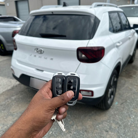 Hyundai Venue Key 2019 -2023 P/N: 95440-K2100 95440K2100 95440 K2100  FCC ID:SY5QXFGE03 Sample Two