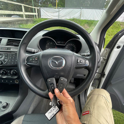 Mazda BT50 2015-2018 2 Buttons Flip Remote Key Sample